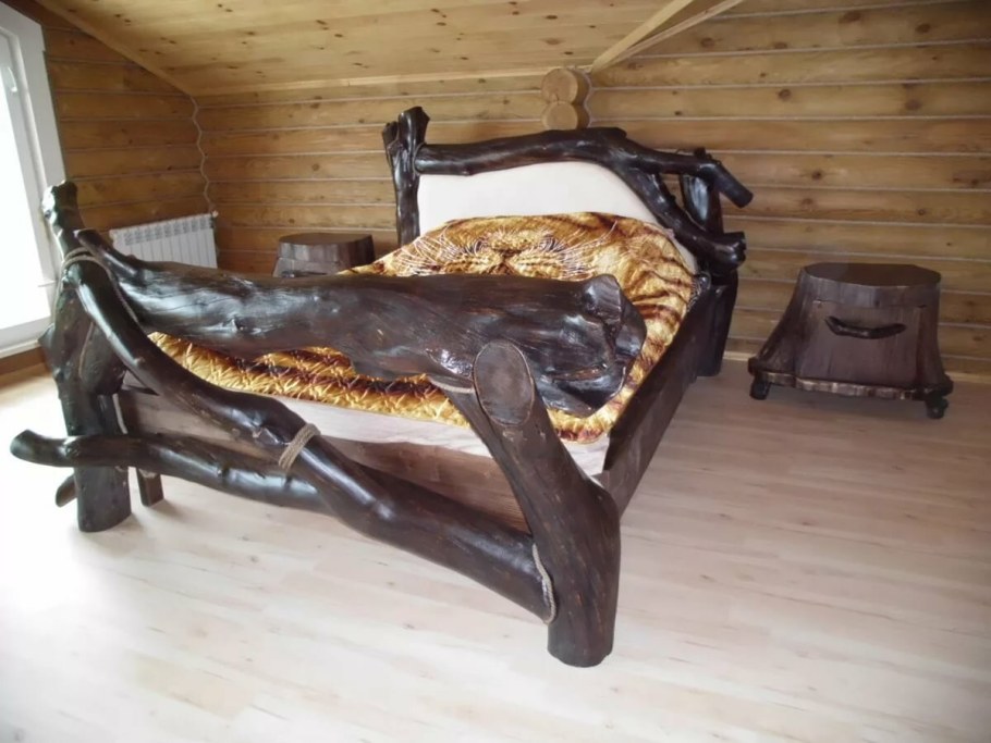 Кровать из коряг