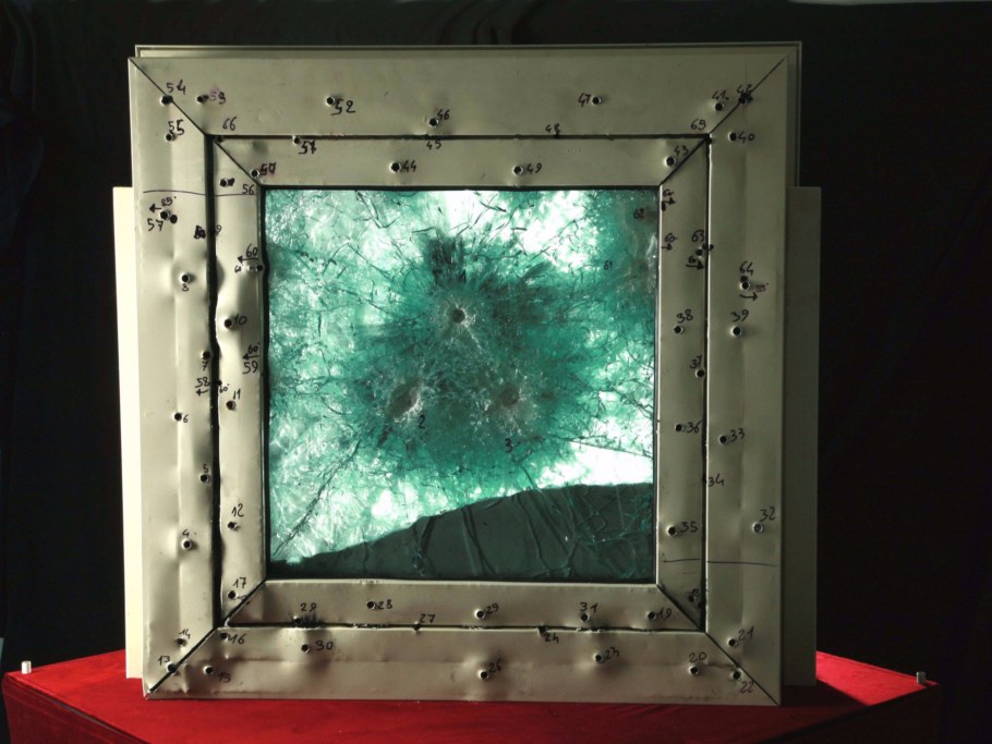 Бронированные стекла