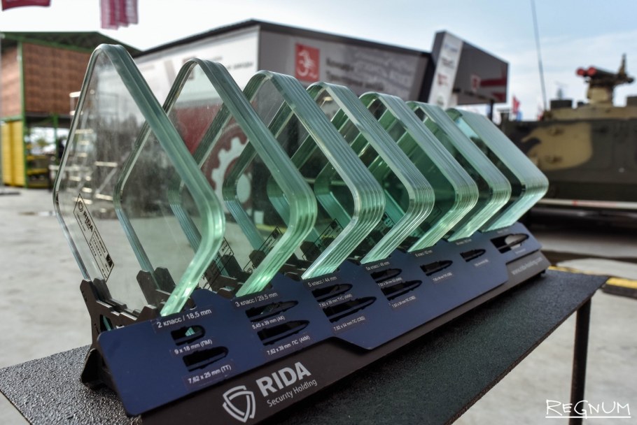 Бронированное стекло