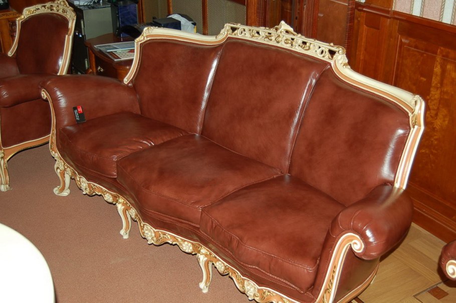 Обшивка мебели на дому