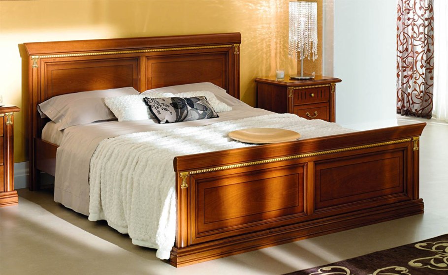 Кровать с изножьем Италия