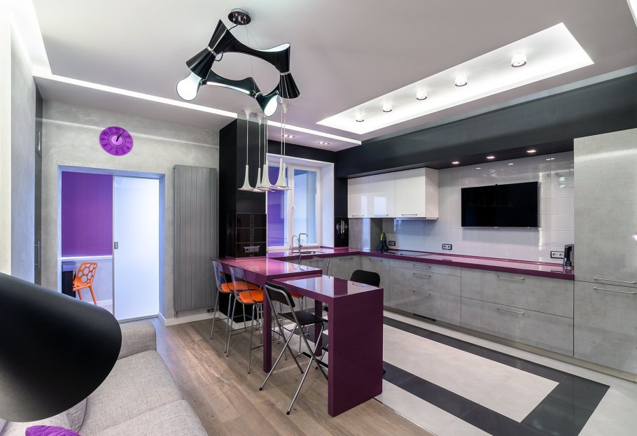 Кухня студия с гостиной с барной стойкой