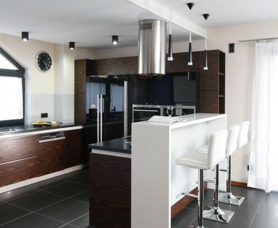 Кухни с барной стойкой