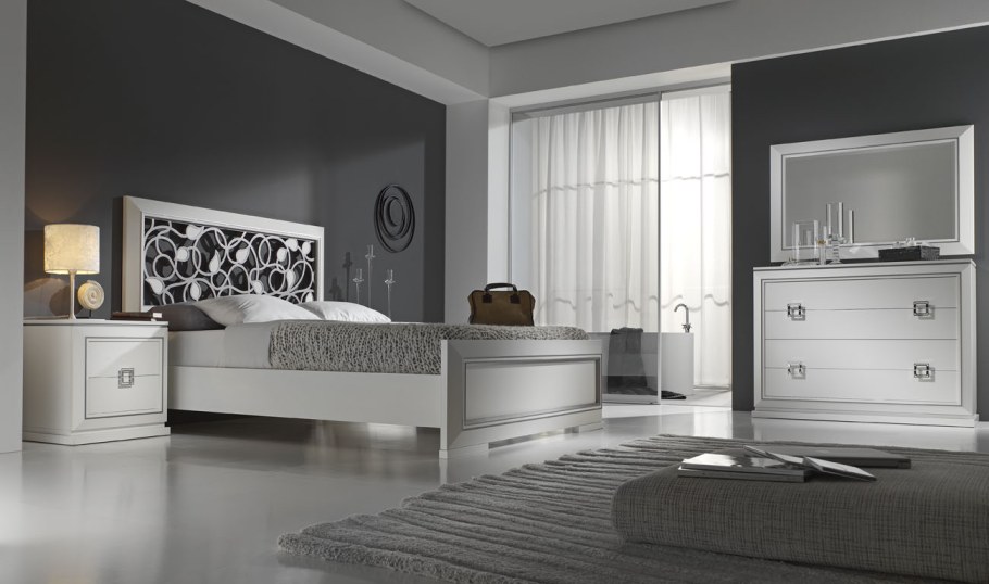 Спальный гарнитур белый с серебром