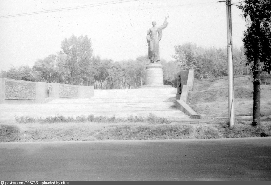 Памятник освобожденному труду на Каменном острове