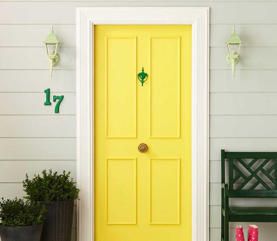 Желтая дверь