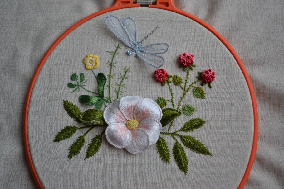 Объемная вышивка гладью