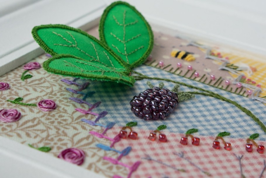 Объемная вышивка на иглах гладью