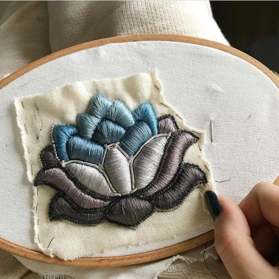 Объемная вышивка гладью