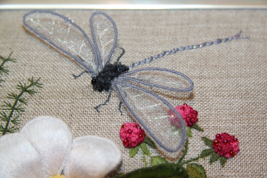 Стрекоза вышивка гладью