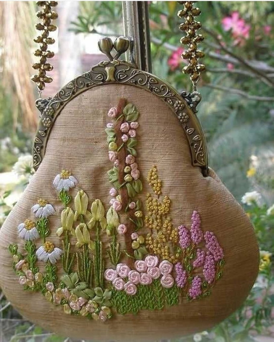 Вышивка узелками рококо