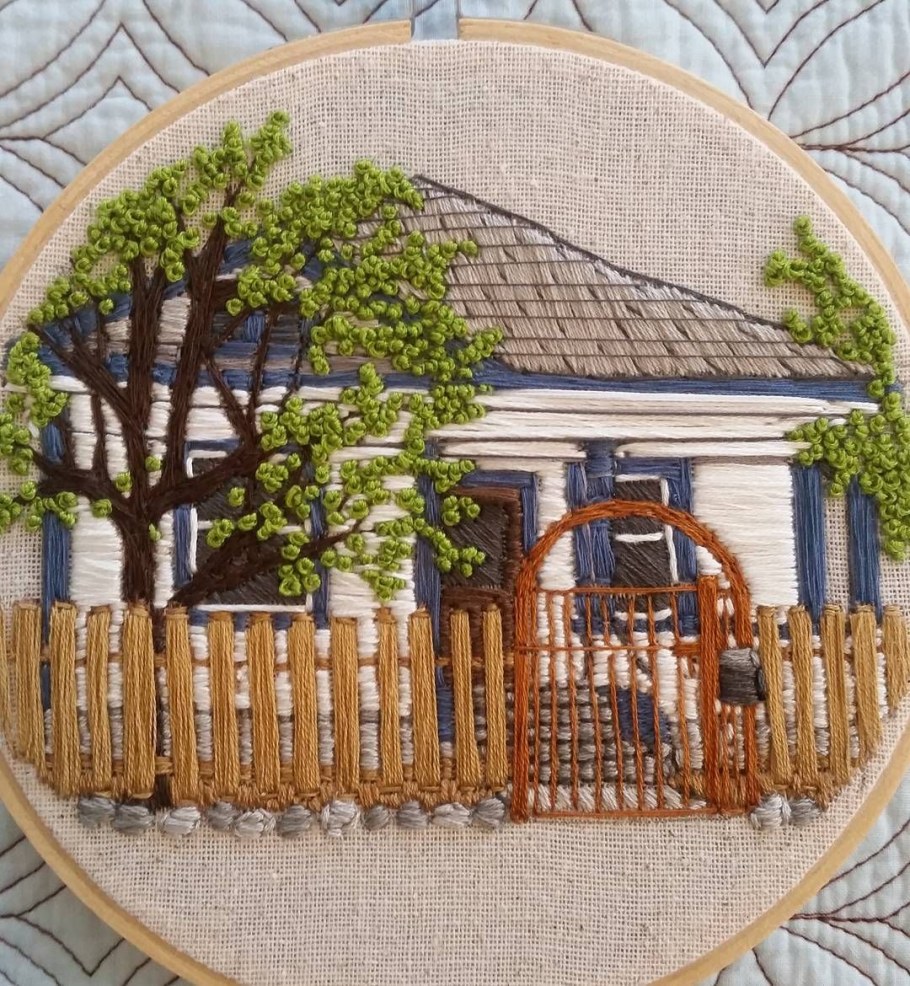 Вышивка лентами домики