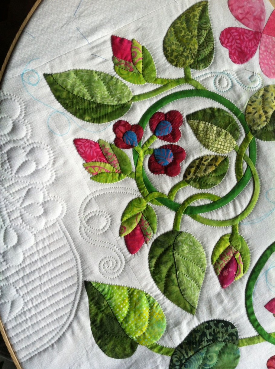 Машинная аппликация из ткани