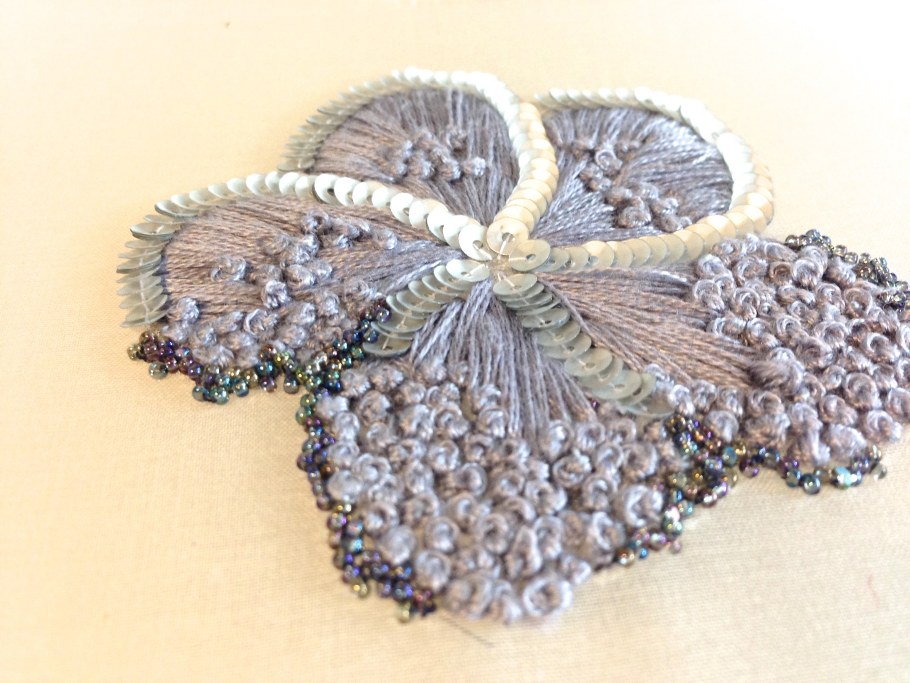 Объемная вышивка бисером