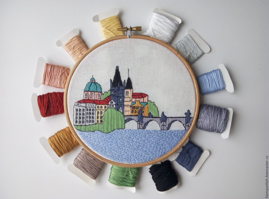 Вышивка гладью здания