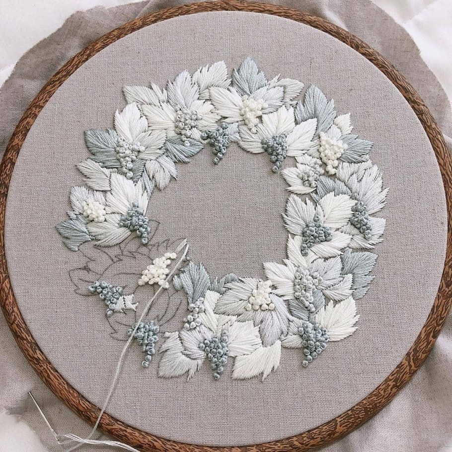 Вышивка венок