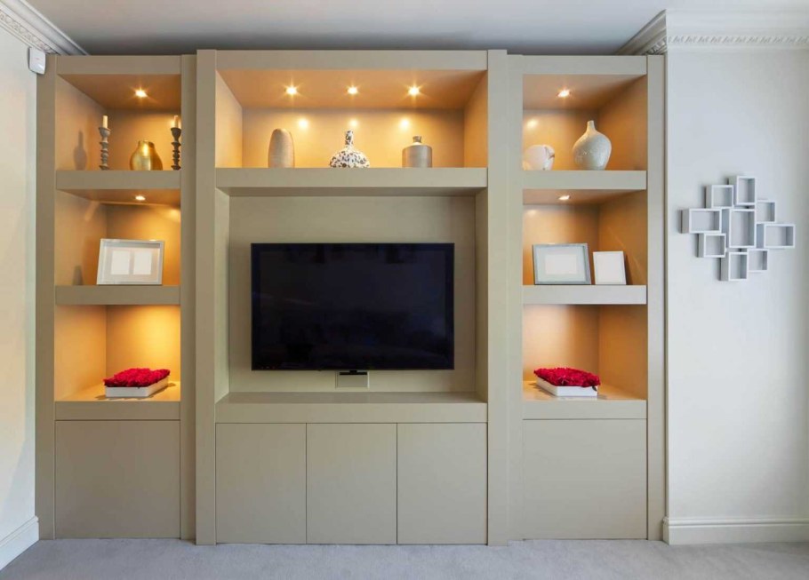 Встроенная ниша в гостиной