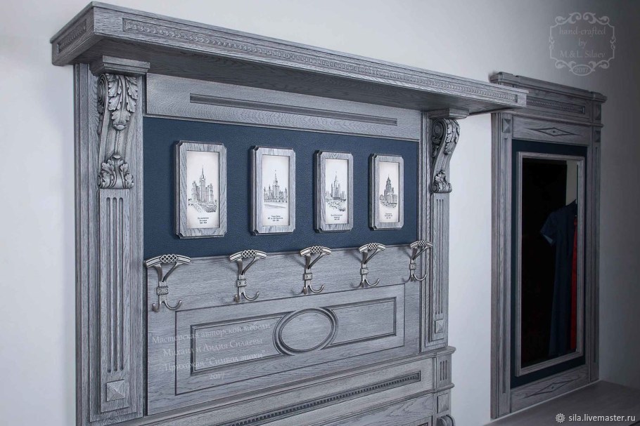 Вешалка настенная в прихожую из массива