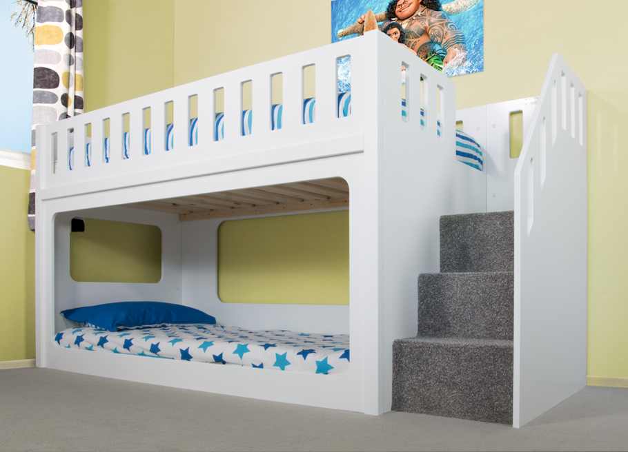 Двухэтажные кровати в садике