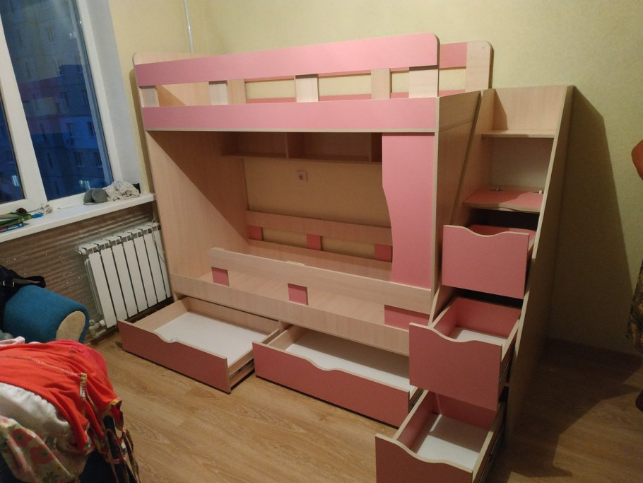Детская двухъярусная кровать из ЛДСП