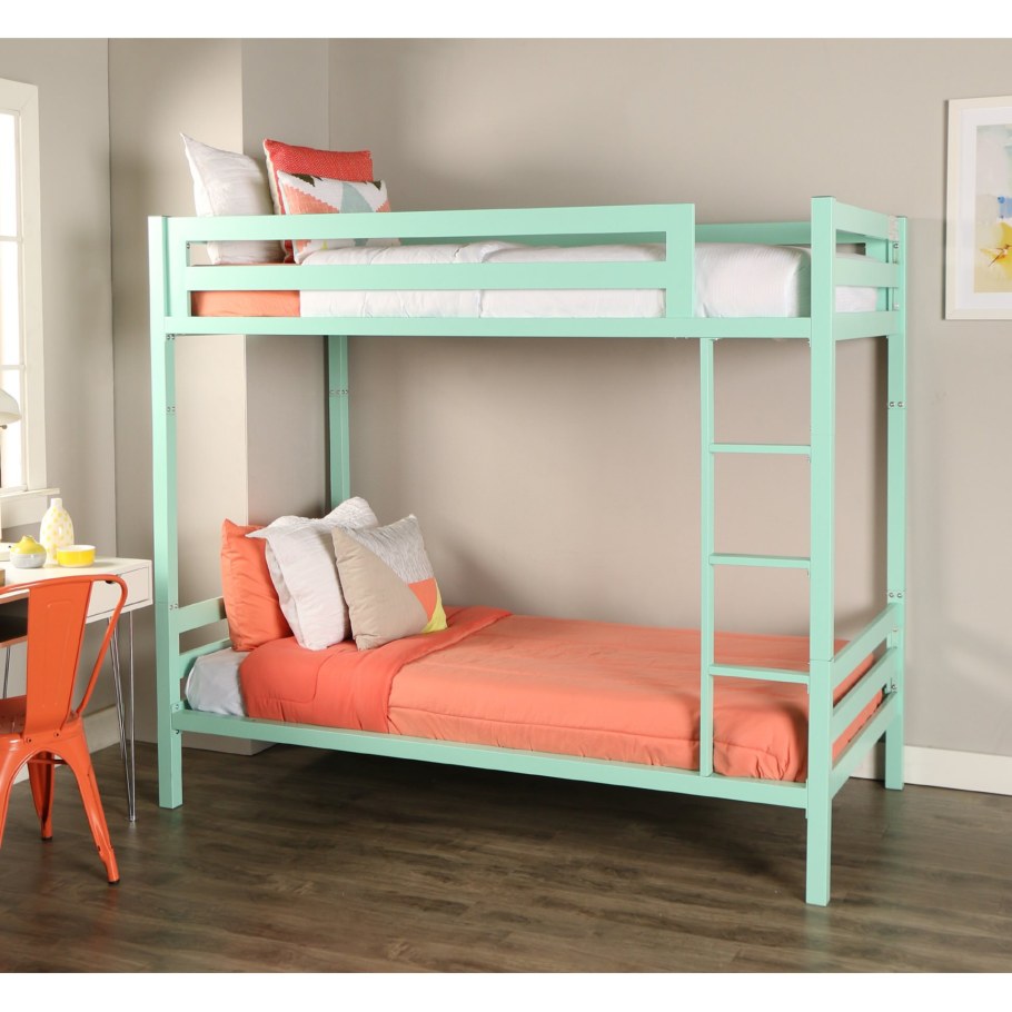 Советская двухэтажная кровать