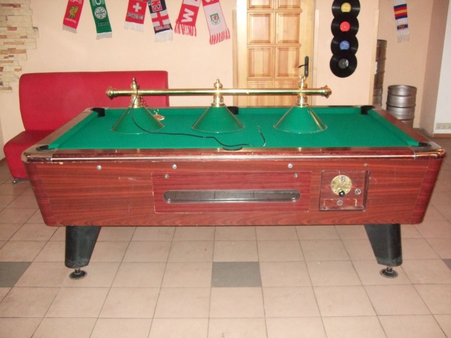 Бильярдный стол американка