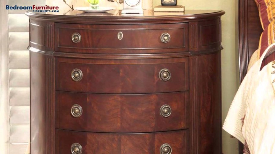 Полукруглый комод в спальню