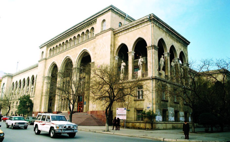 Национальная библиотека Баку арка