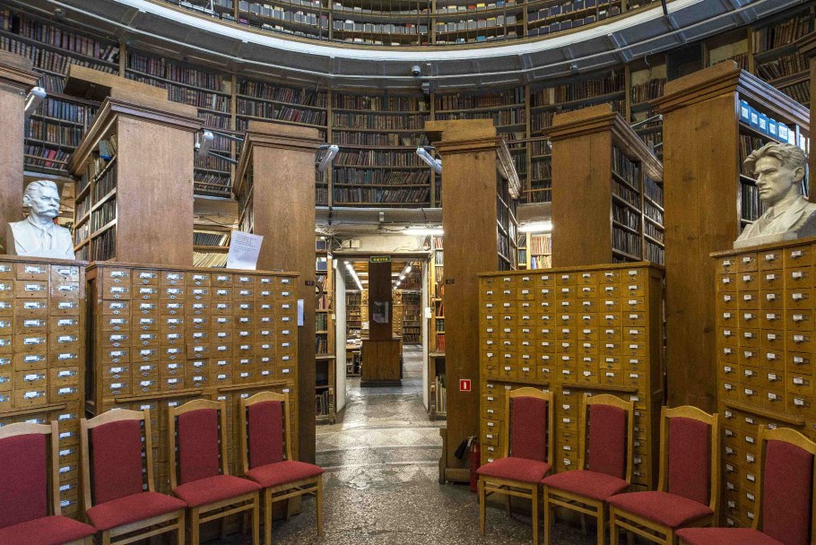 Зал Корфа в РНБ