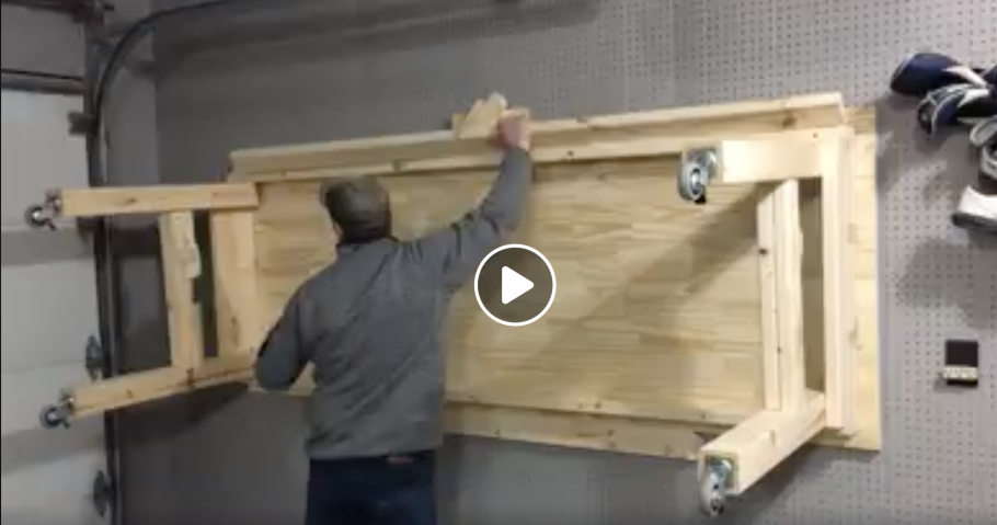 Откидной верстак с креплением к стене