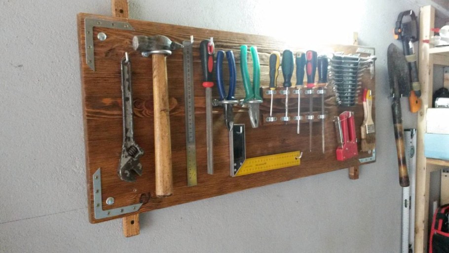 Доработки в гараже верстак