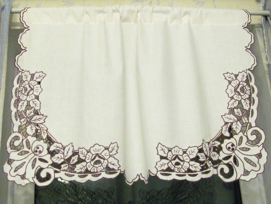 Деревенские занавески Ришелье