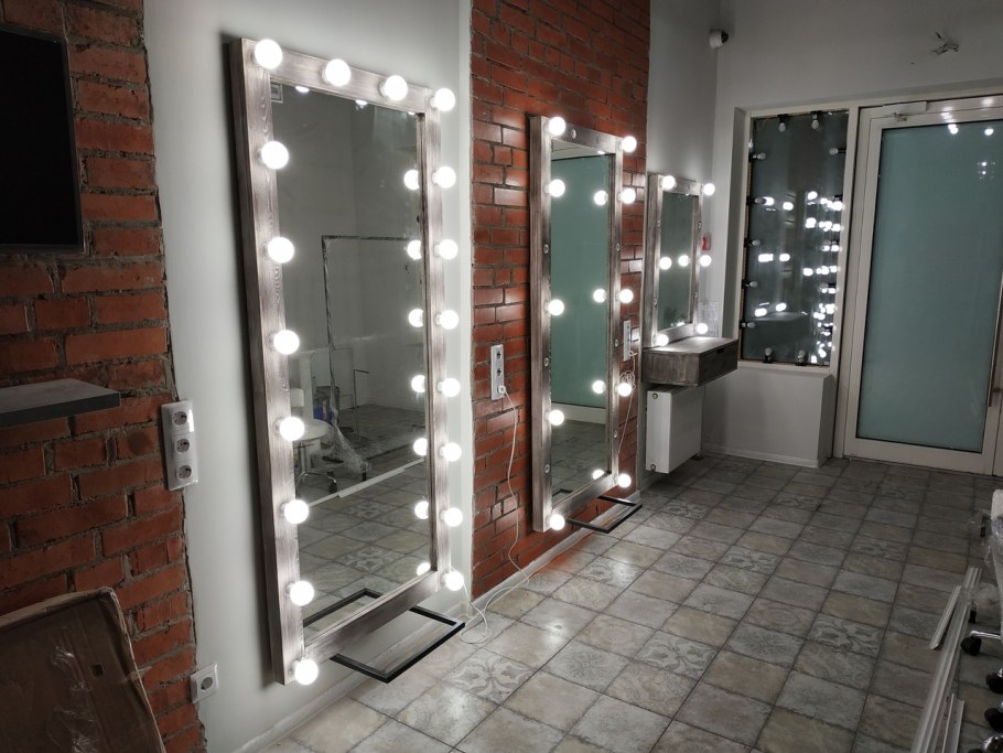 Гримерные зеркала с подсветкой