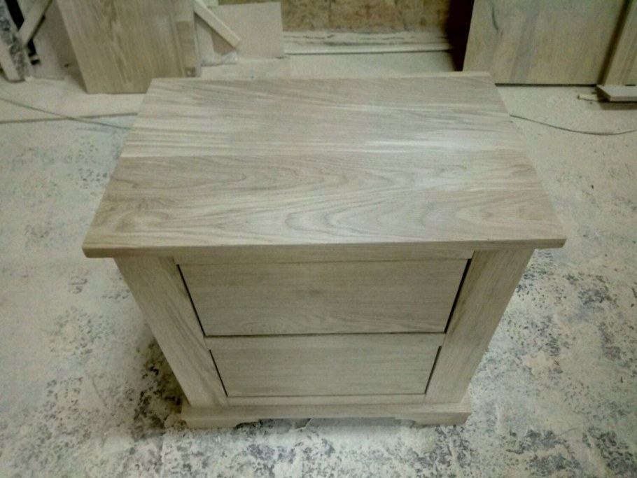 Тумбочка из досок