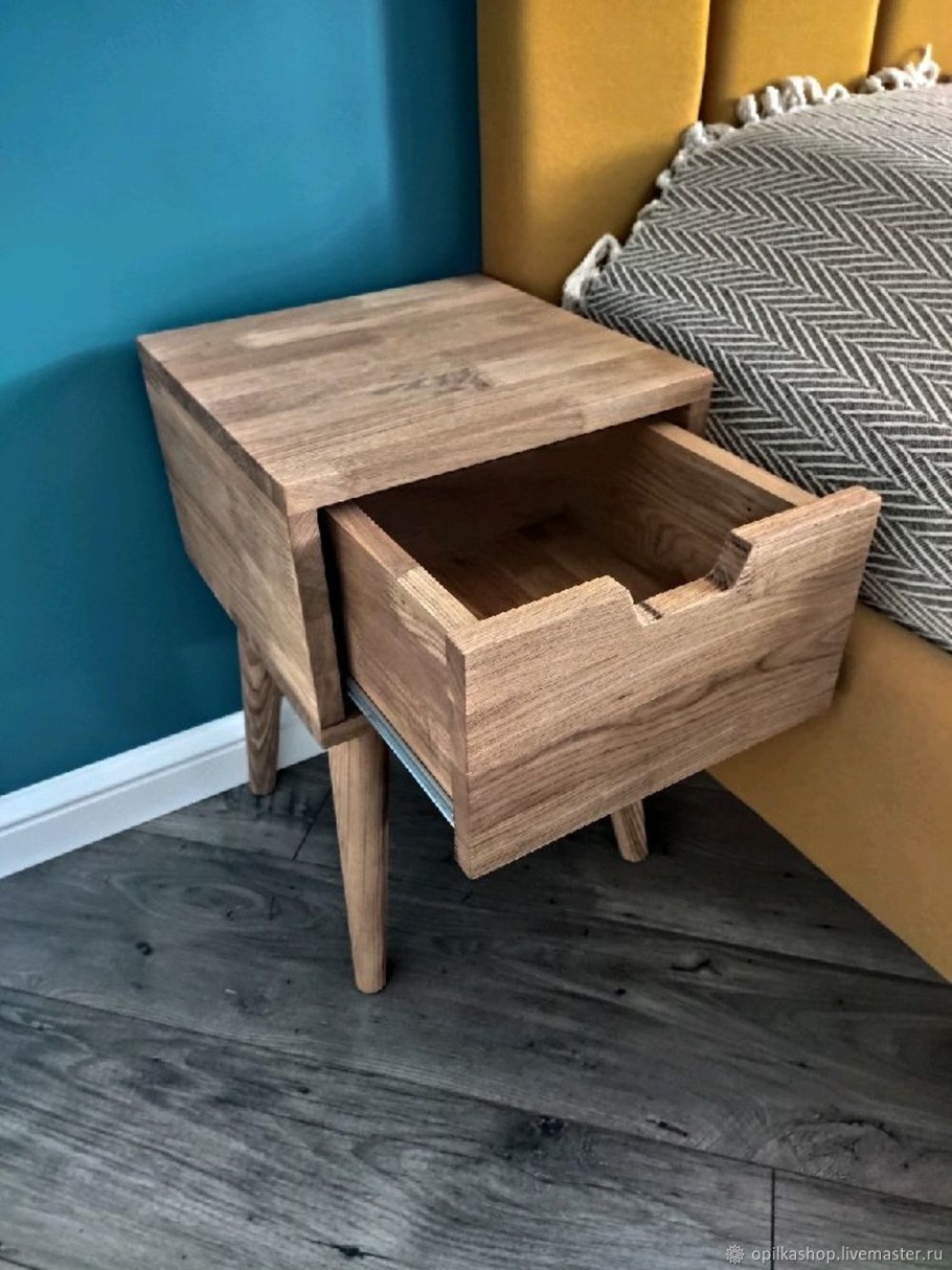 Прикроватные тумбочки из дуба