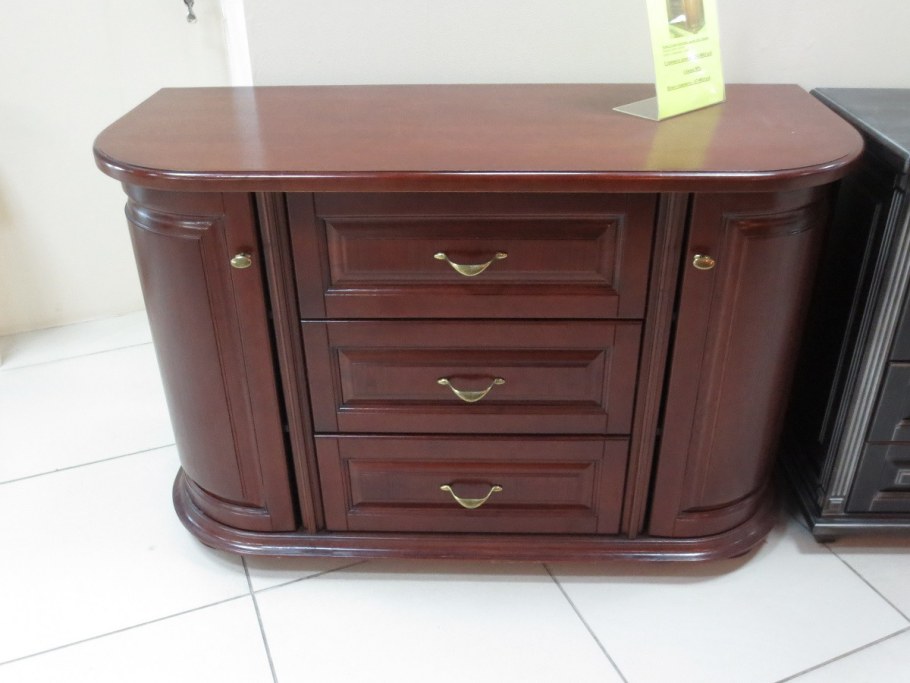 Комод с закругленными углами