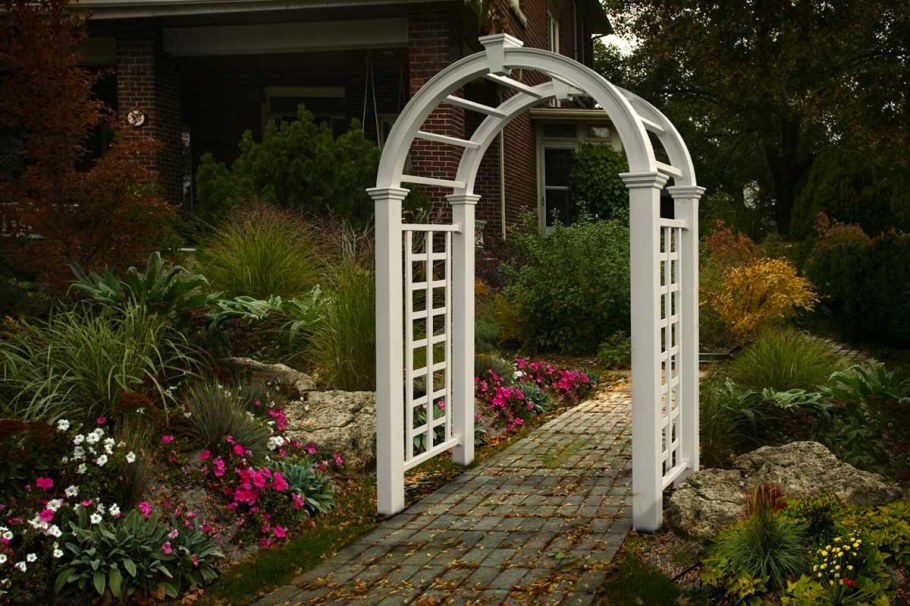 Декоративные арки на дачном участке
