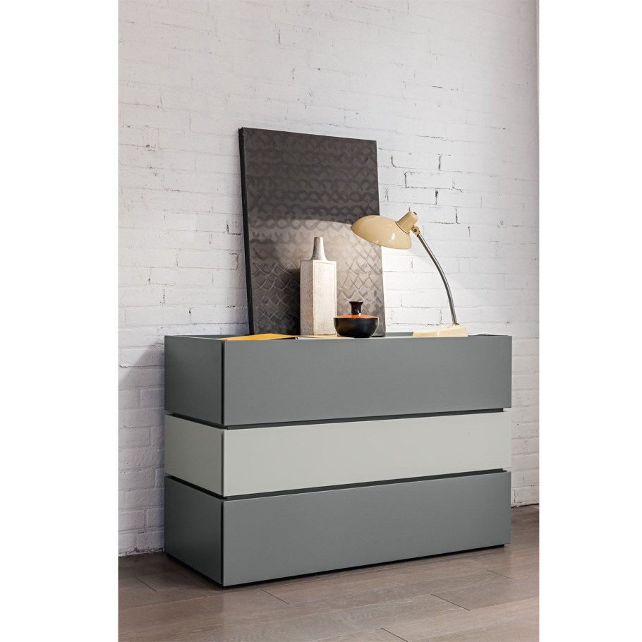 Прикроватный столик цвета бетона