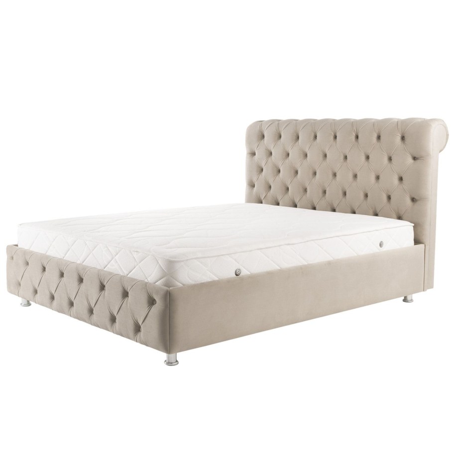 Белая кровать с каретной стяжкой