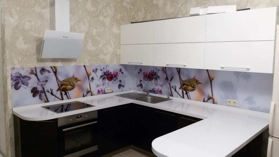 Скинали для белой кухни