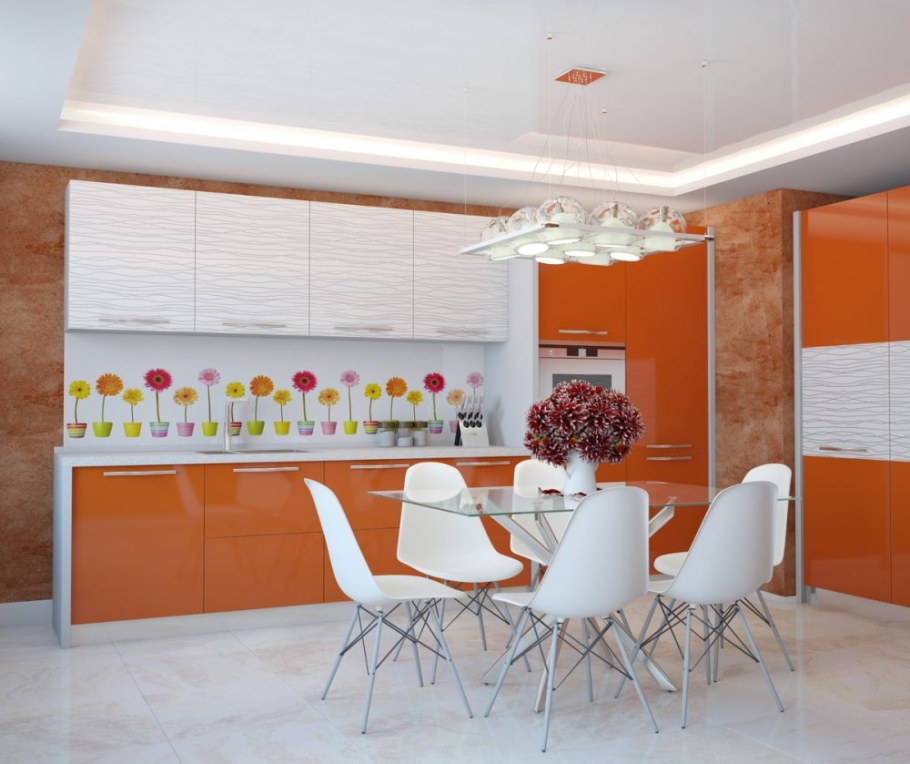 Белая кухня с оранжевым фартуком