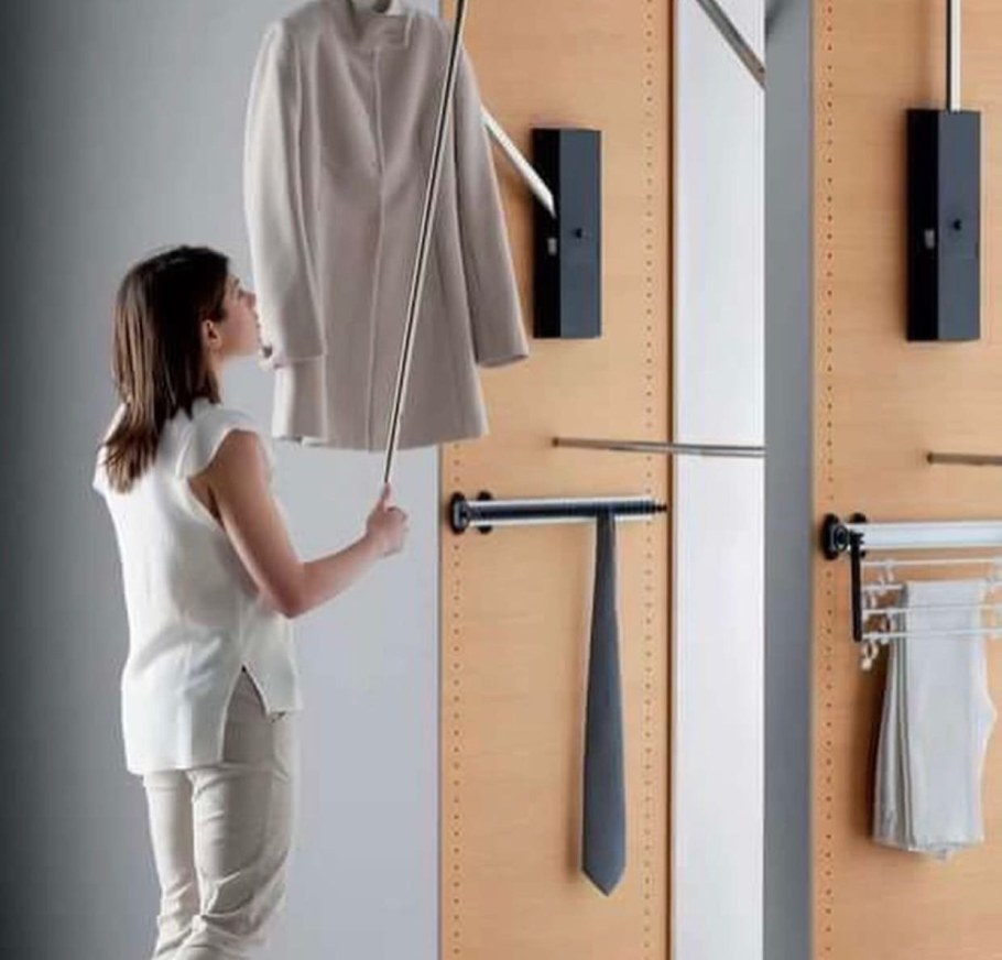 Пантограф для одежды Blum