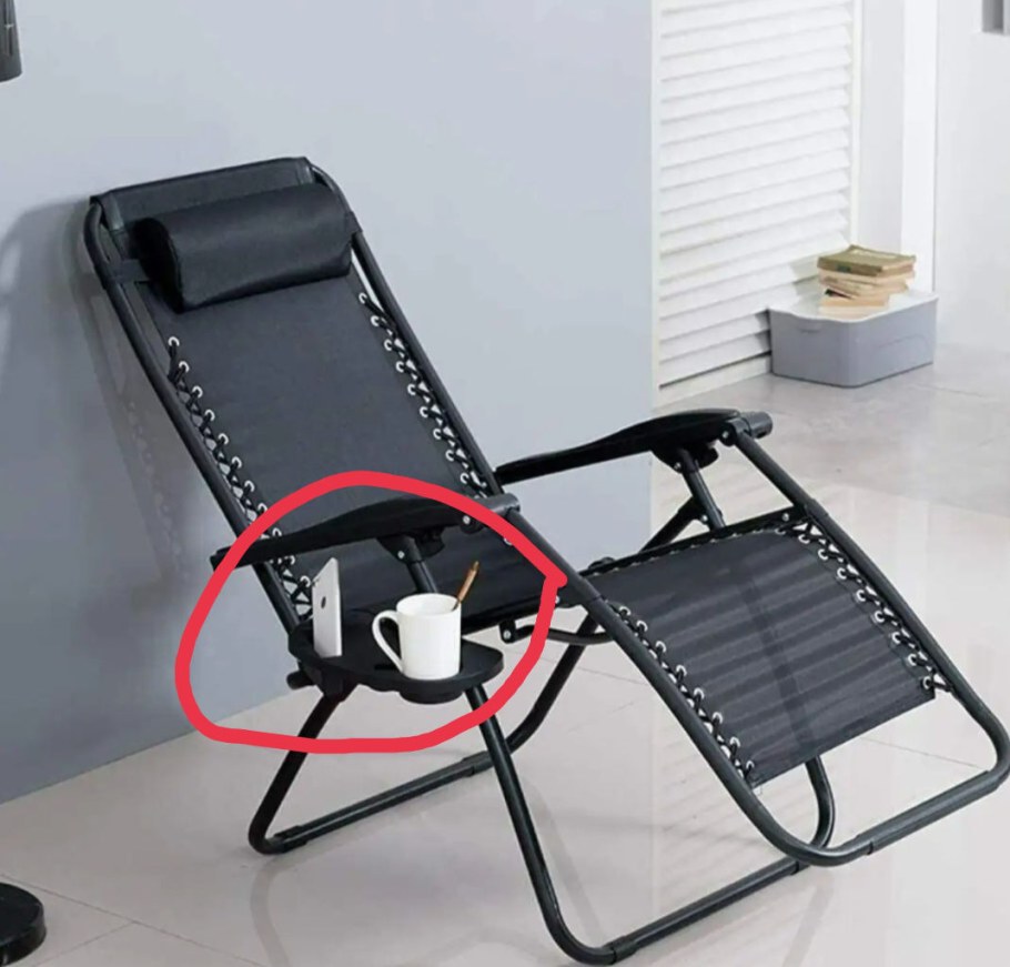 Кресло-шезлонг складное серого цвета