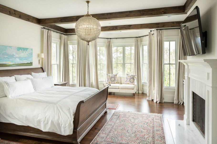 Большая спальня в частном доме