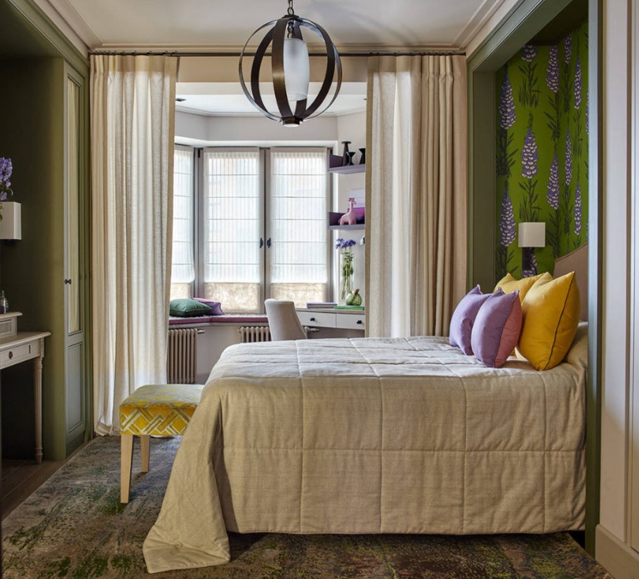 Маленькая спальня с эркером