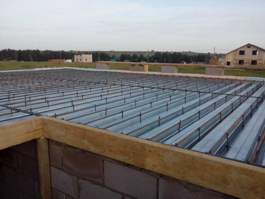 Перекрытие по профнастилу н75