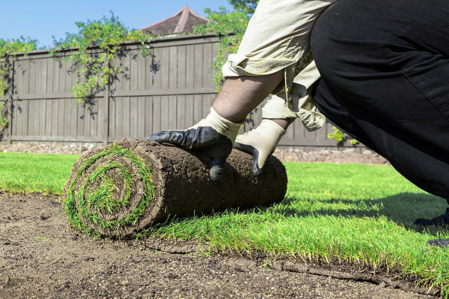 Грабли для выравнивания грунта под газон