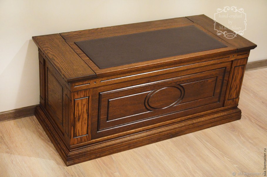 Сундук из массива дуба