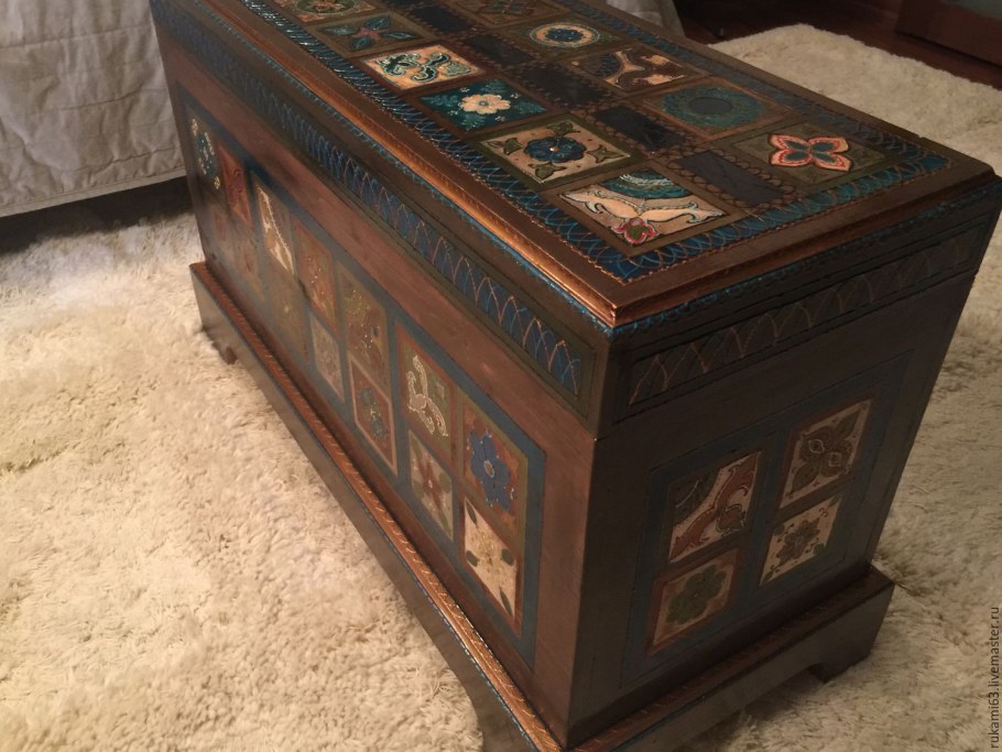 Расписные сундуки