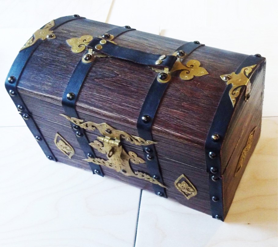 Сундучок из дерева